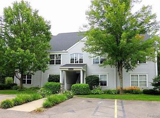 12318 Saint Andrews Way #104, Fenton, MI 48430