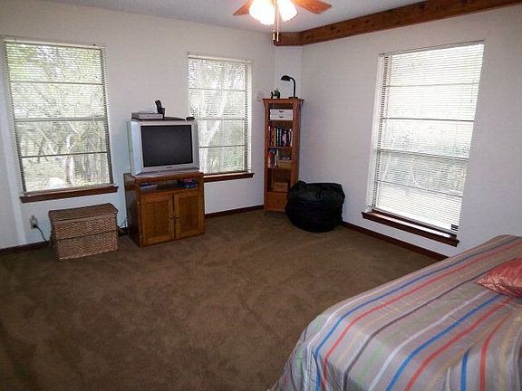 3rd image of 1160 Rose Ln