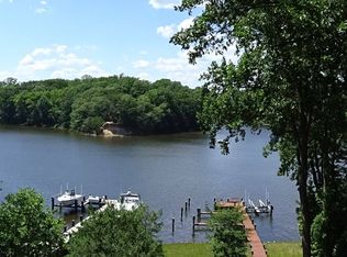 3012 Holly St, Edgewater, MD 21037