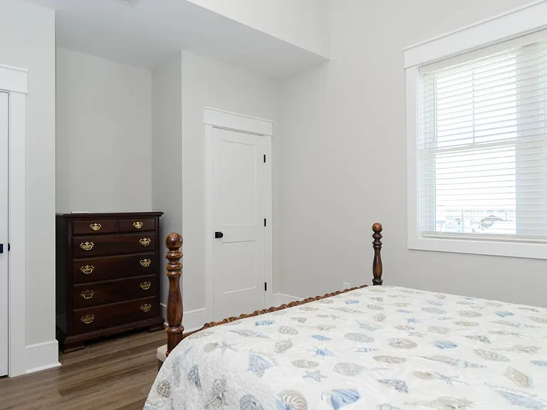 902 2nd St S #2 — Photo 26