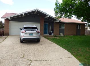 209 Turf Dr, Raton, NM 87740