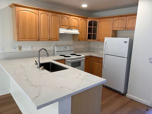 5th image of 520-540 S 65th St Unit 530-301