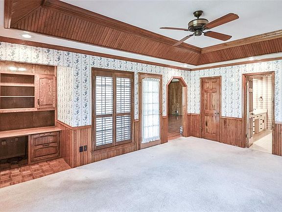 5th image of 2444 Stonegate Dr N