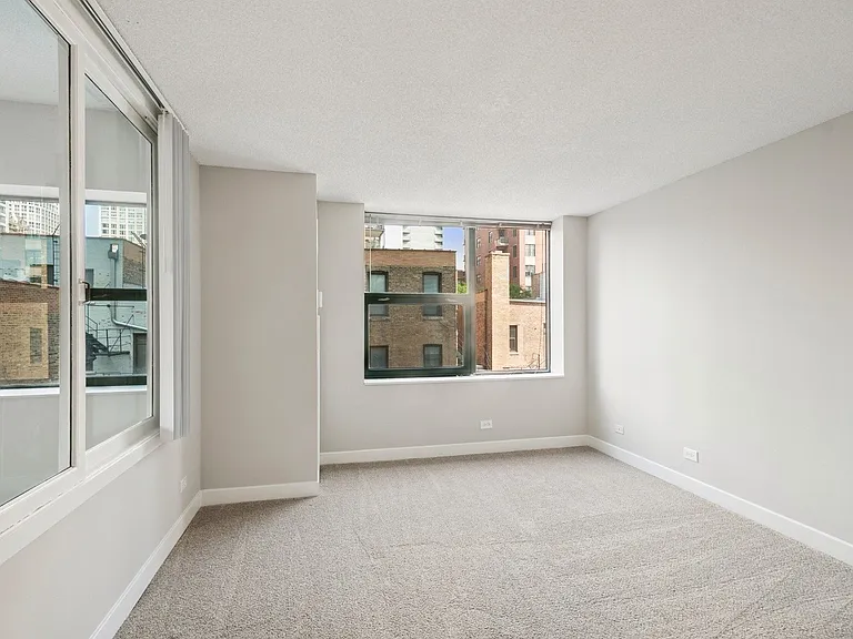 West77 Apartments — Photo 59