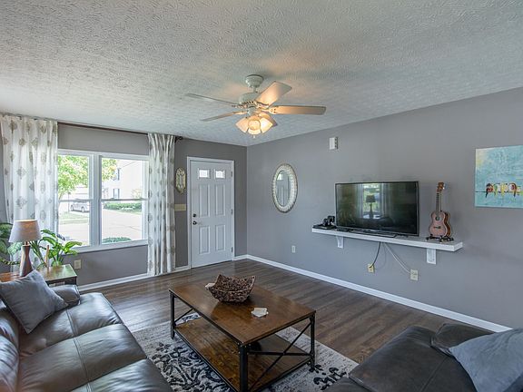 5th image of 834 Brittany Dr
