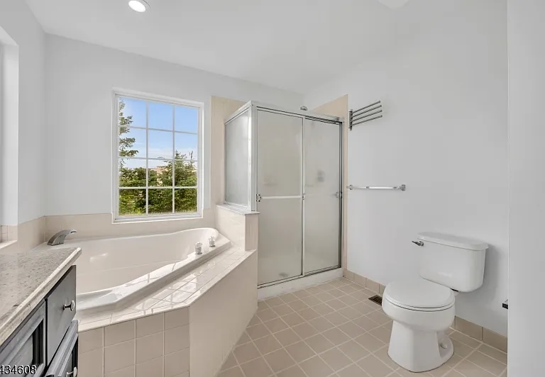 63 Albert Ct — Photo 23