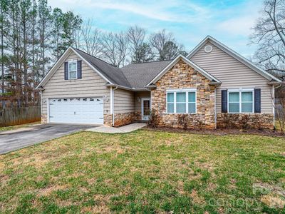 1825 Plaza Dr, Hickory, NC, 28602