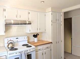 1514 NE 68th St #2, Seattle, WA 98115