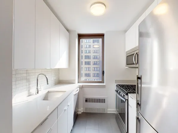 77 West 24th Street 12B image 2 of 20