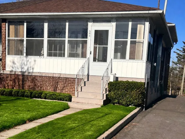 205 Vauxhall Dr, Toronto, ON M1P 1R6