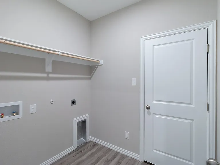 1902 Oliver St — Photo 11