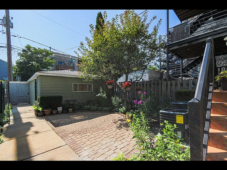 912 N Wood St #1 — Photo 14