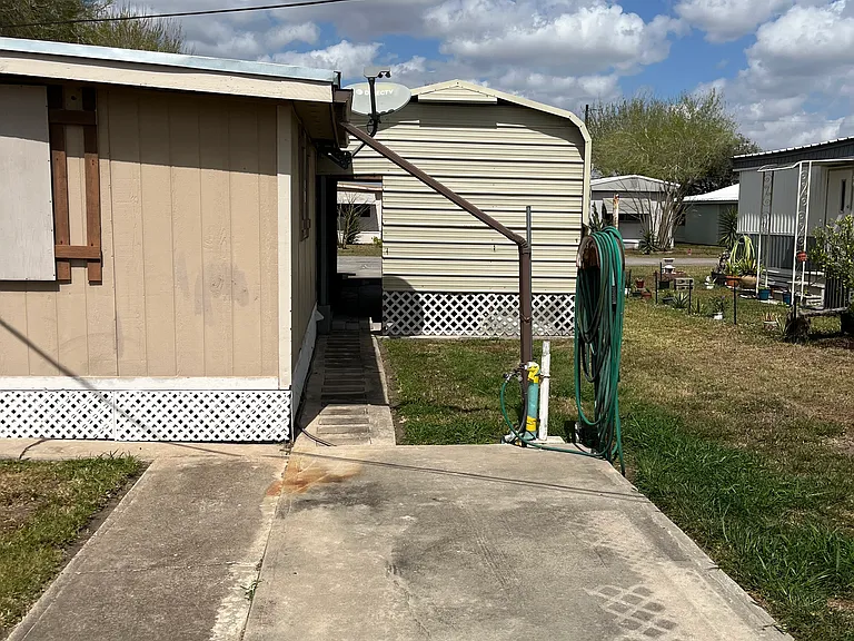 14610 Oak St — Photo 9