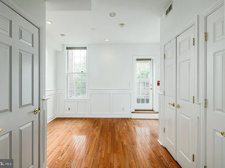 632 Pine St #2 — Photo 8