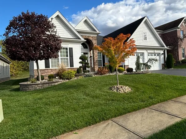 30 Fisher Island Ct, Monroe Township, NJ 08831