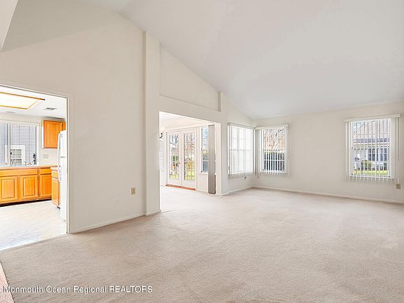 2nd image of 906A Stratford Court