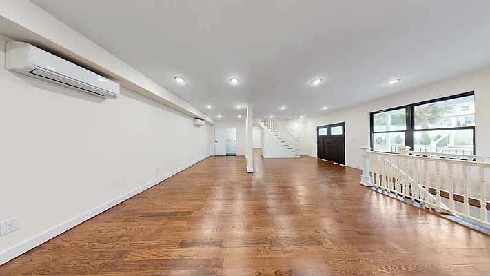 Sold by Remax Edge | media 5