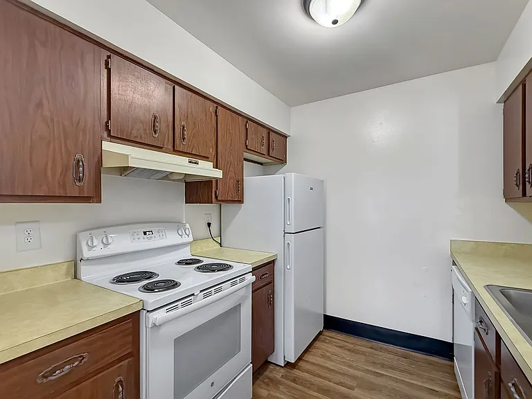 5560 E Virginia St — Photo 11