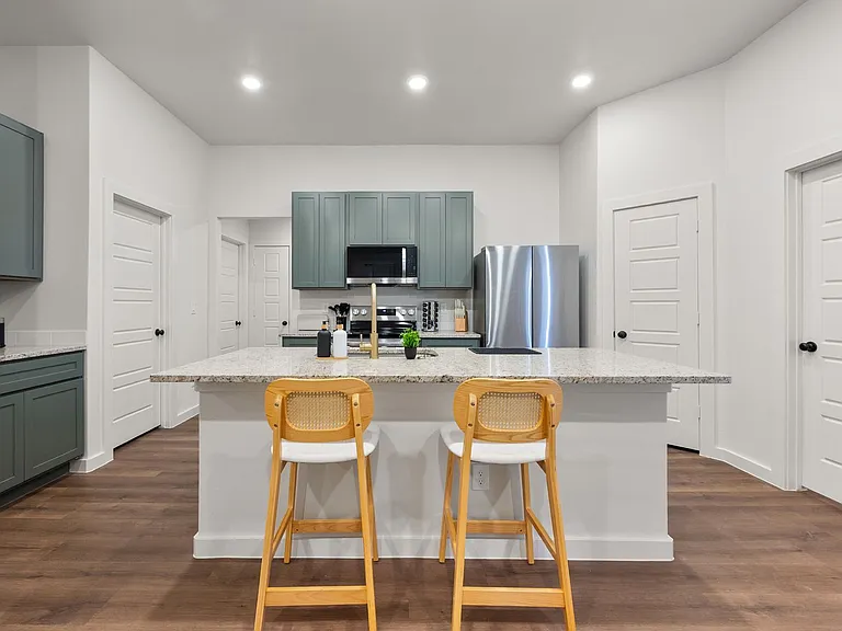 2163 Langford Ave — Photo 11