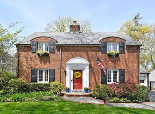 7 Claydon Rd, Garden City, NY 11530