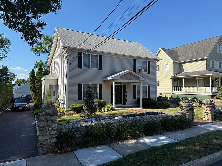 Fairview St — Photo 1