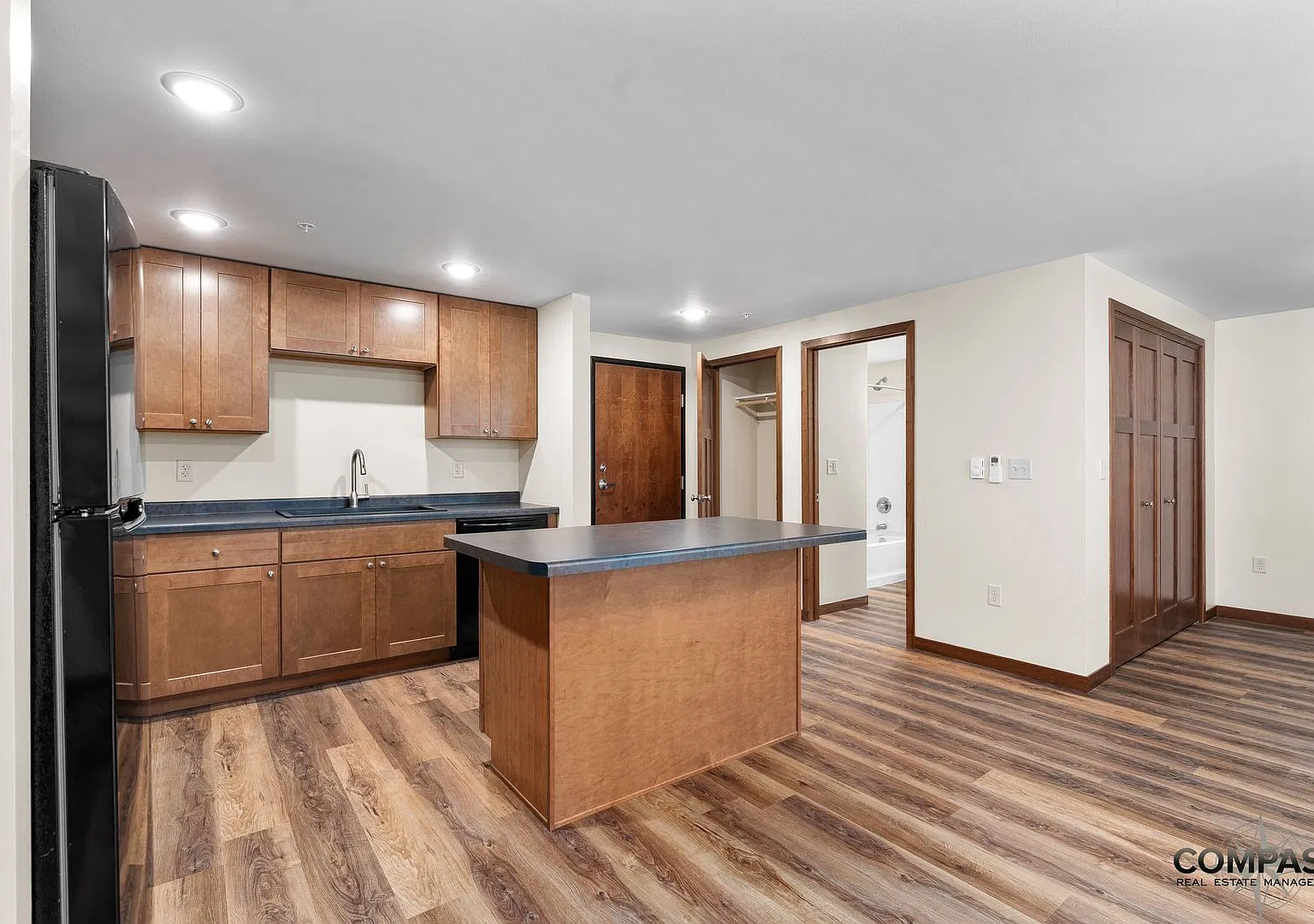 610 Gray St Apartments — Photo 2