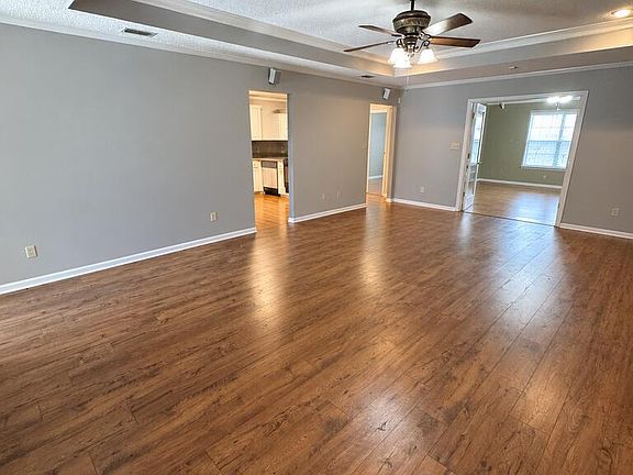 4th image of 402 Georgetown Cir