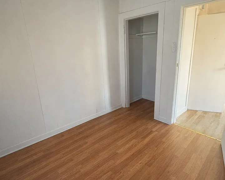 254 W Elm St — Photo 7