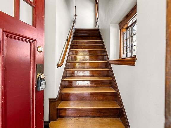 3rd image of 18 Fairfax Rd