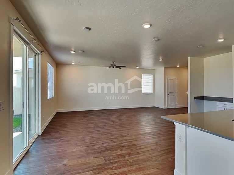6634 Spriggel St — Photo 5
