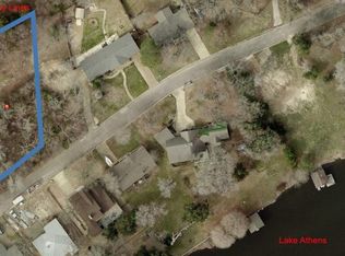 9 Bayshore Dr, Athens, TX 75752