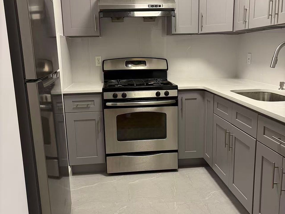 1st image of 10812 37th Ave Floor 1
