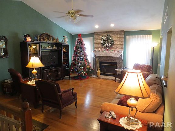 3rd image of 2428 W Imperial Dr