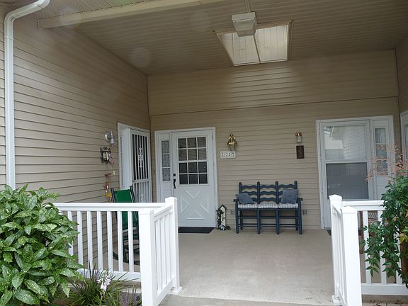 2nd image of 24 Hickory Hollow Cir