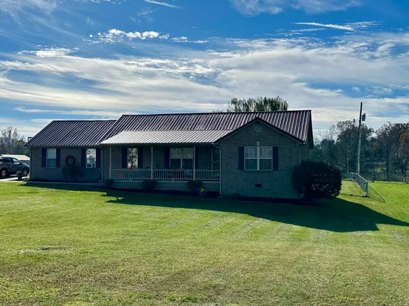 1022 Barker Ln W, Berea, KY 40403