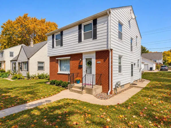 3744 N 100th STREET, Milwaukee, WI 53222