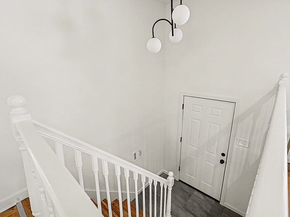 3rd image of 11939 Smalley Ave