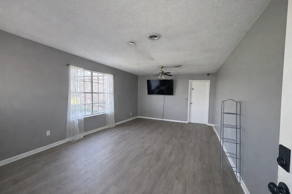 Building Photo - 401 N East Ave #OFFICE