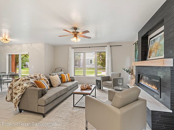 3rd image of 310 Linden Cir