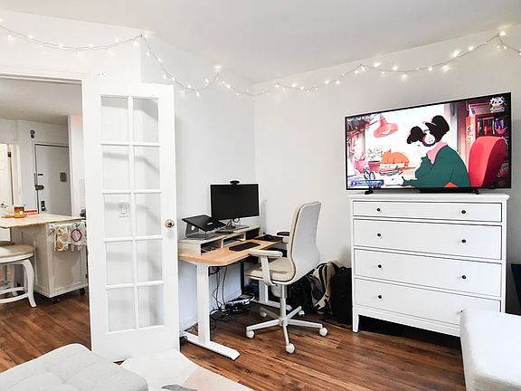 3rd image of 209 Bedford Ave APT 8