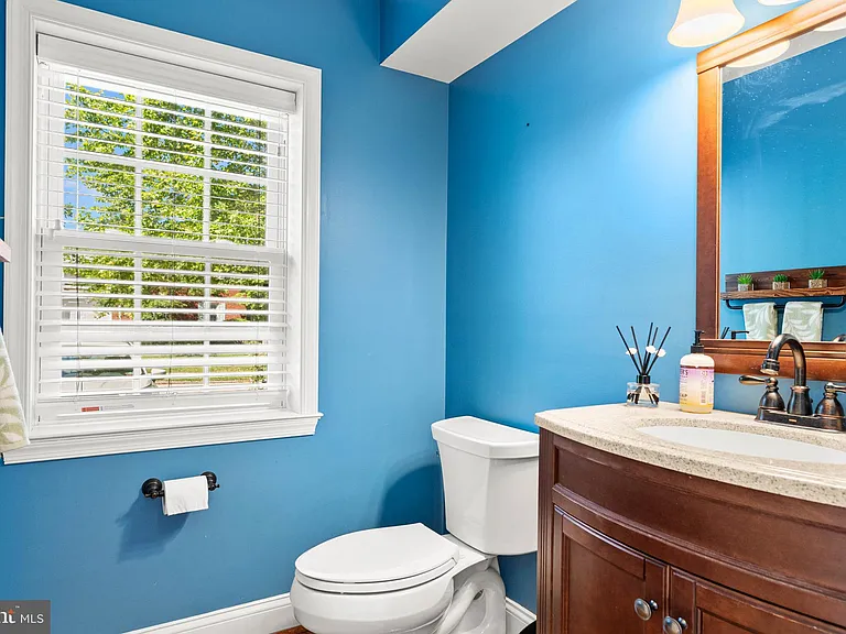 1518 James Rd — Photo 11