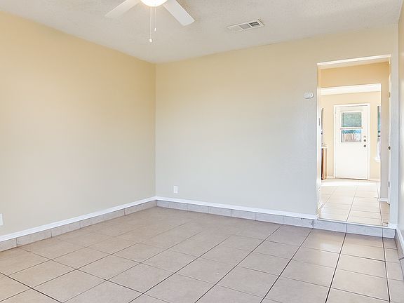5th image of 205 Pate Orr Rd N APT D
