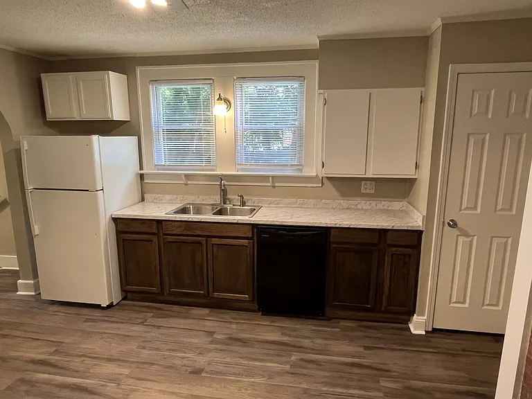 975 Old Charlotte Rd — Photo 6
