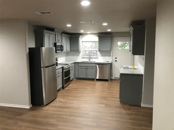 709 W Live Oak St, Alvord, TX 76225