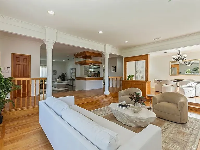4926 Crown Ave — Photo 4