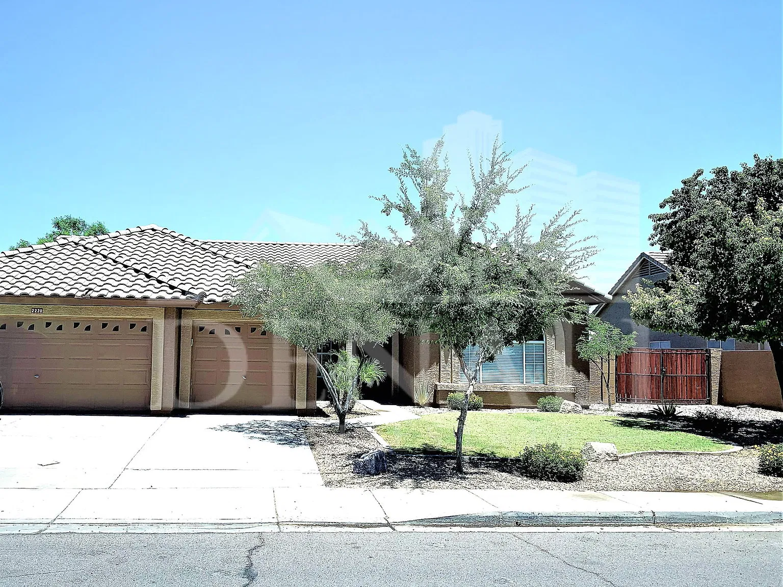 4 bed, 2.0 bath, 2163 sqft, $2,595 — Photo 1