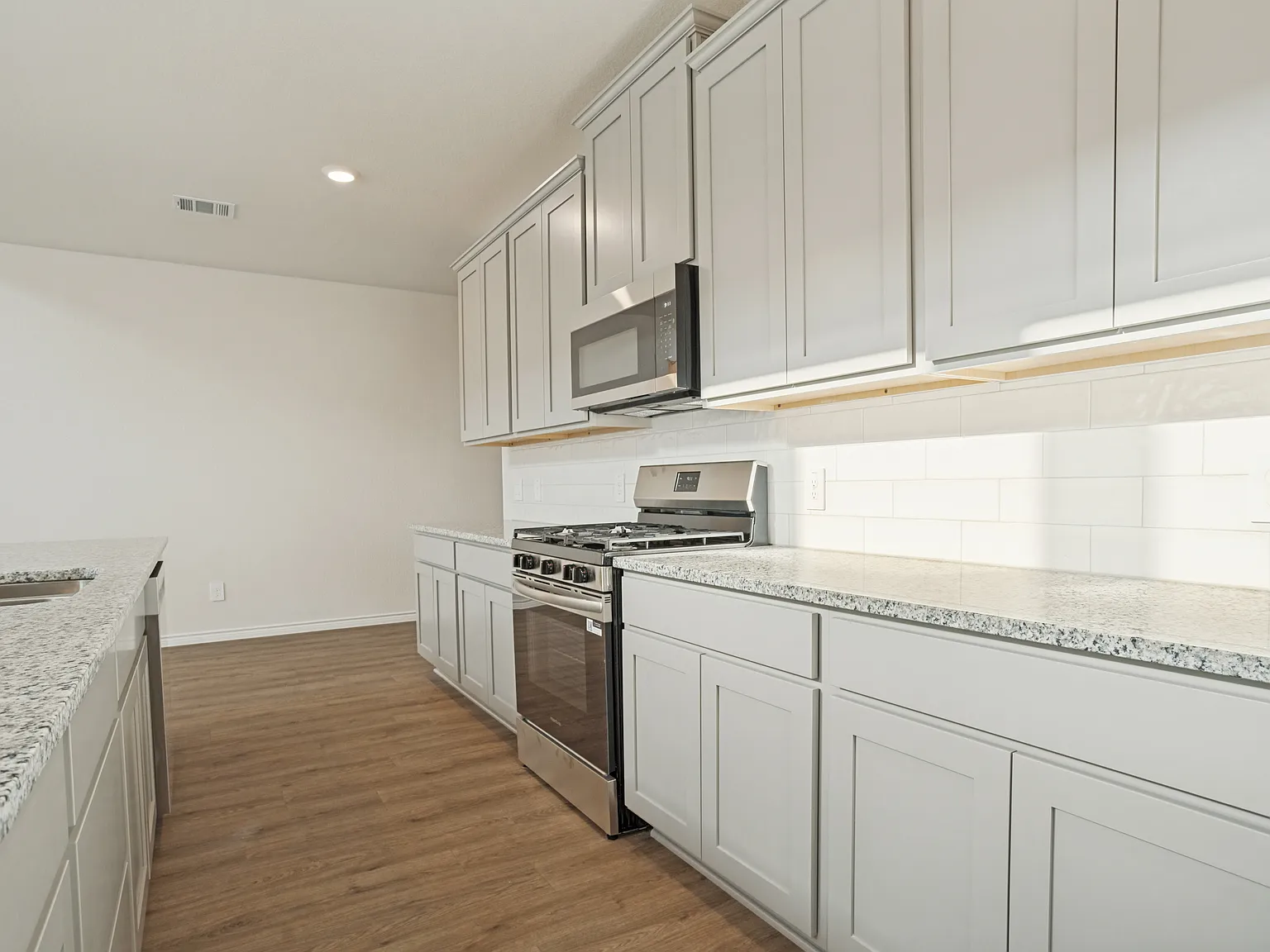 4 bed, 2624 sqft, $3,000 — Photo 3