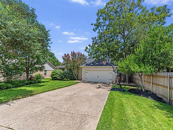 3rd image of 9131 Edwardson Ln