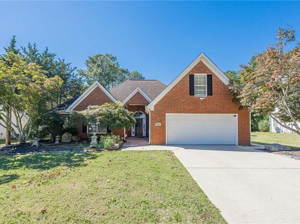 2915 Meadow Gate Way, Loganville, GA 30052