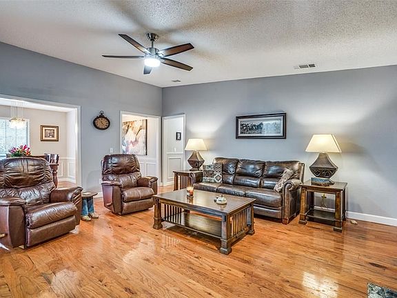 4th image of 4408 Ringgold Ln